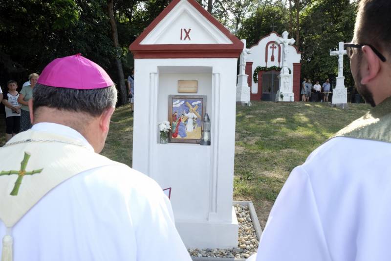 2021.06.30_Gödre felújított kálvária (63).JPG